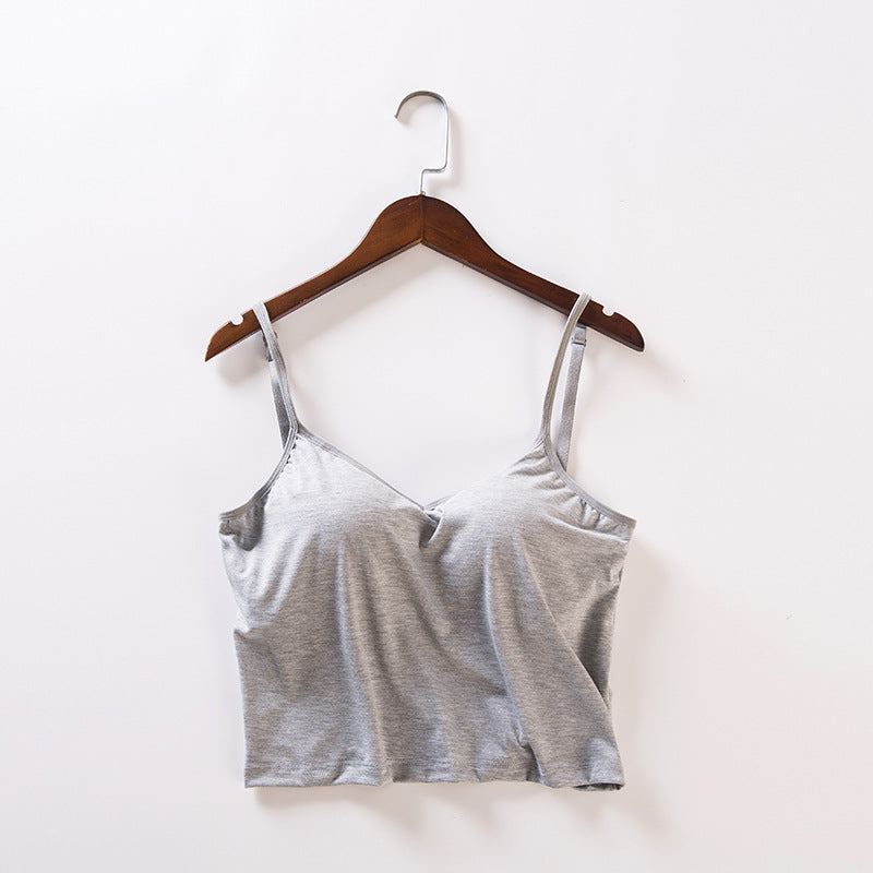 Top corto con tirantes finos y sujetador incorporado