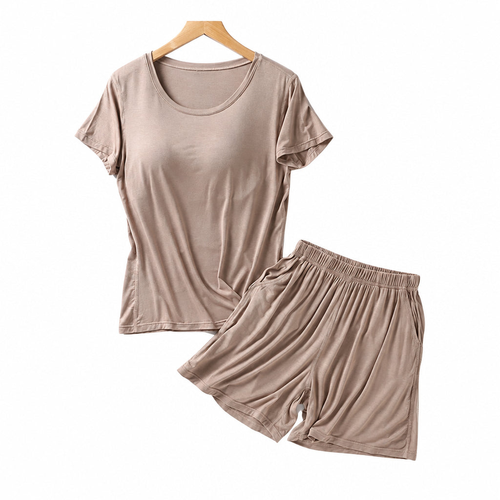 Conjunto de pijama con sujetador incorporado. Talla grande disponible.